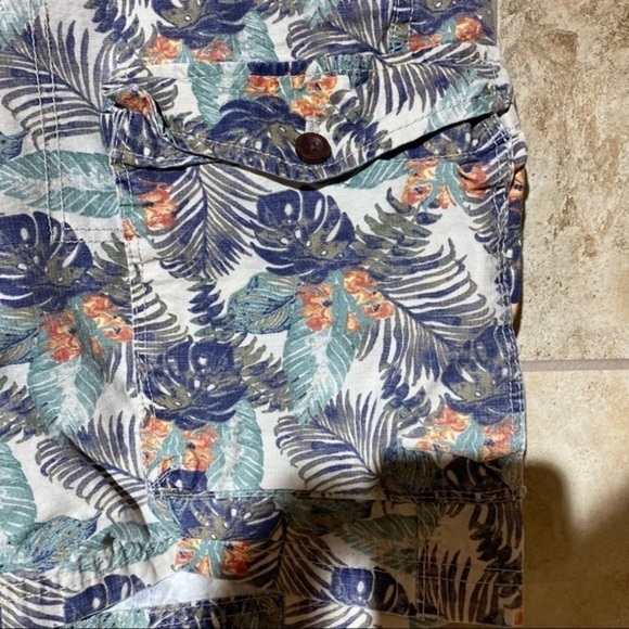 Izod Men’s Tropical Cargo Shorts 38 - Picture 3 of 5